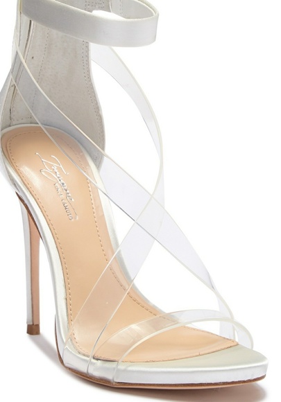 Vince Camuto Shoes - 🤩Imagine Vince Camuto Devin Sandal White Sz 6
